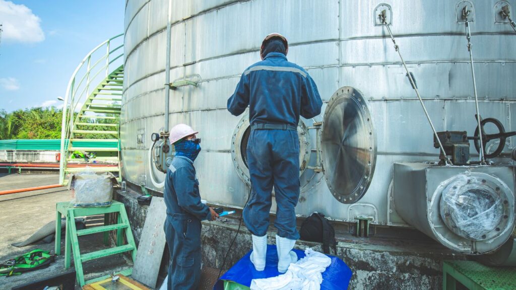 บริการล้างถังเคมีและถังบำบัดน้ำเสีย